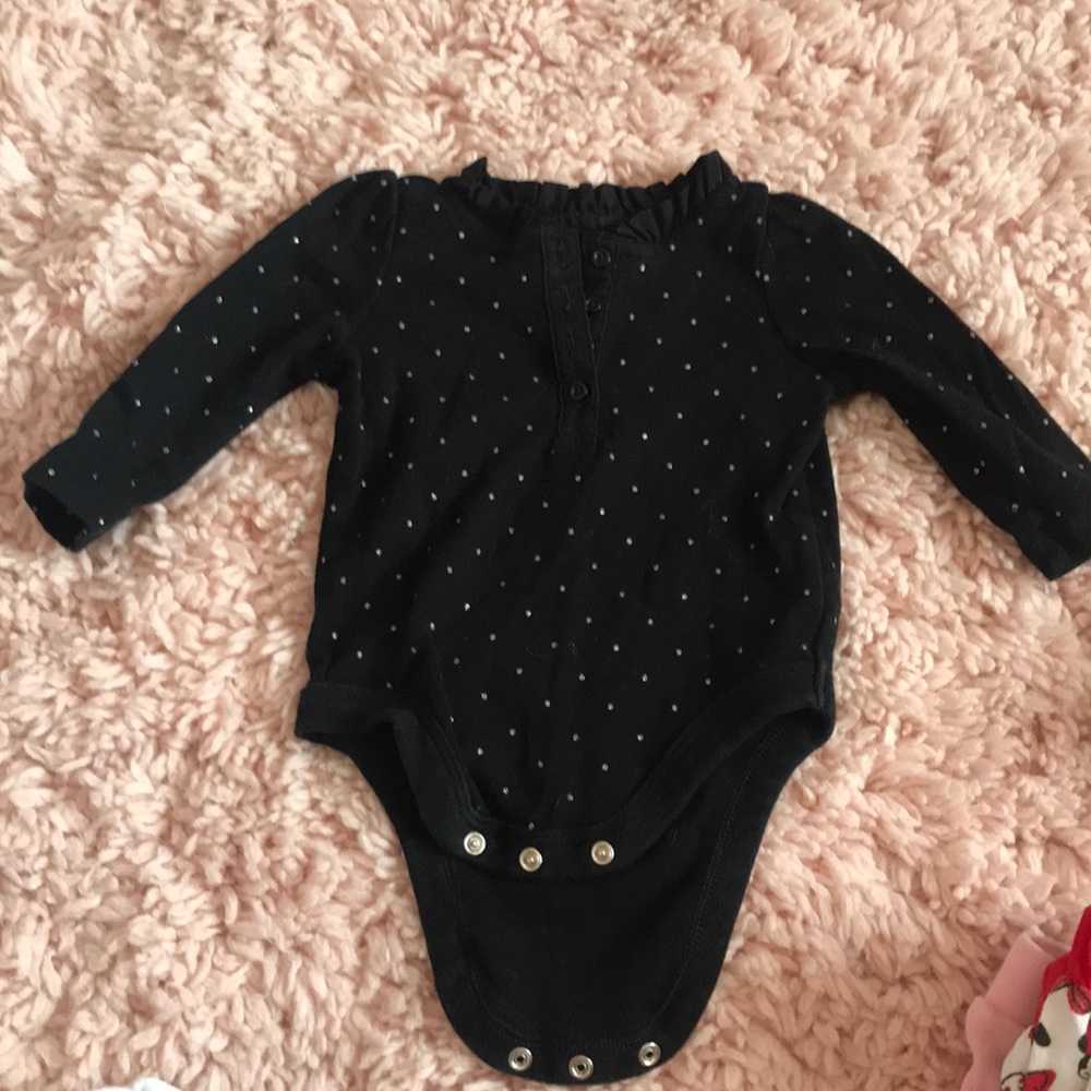 Baby gap onesie